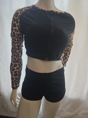 Cupshe Zip Top with Leopard-Print Rash guard And Short Bottoms